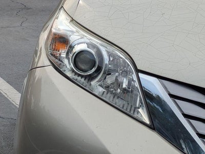 2017 Toyota Sienna XLE Premium 8 Passenger