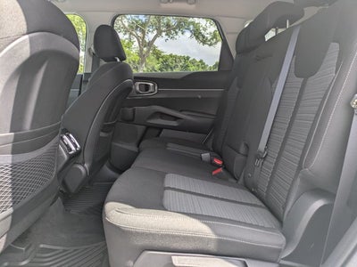 2022 Kia Sorento LX