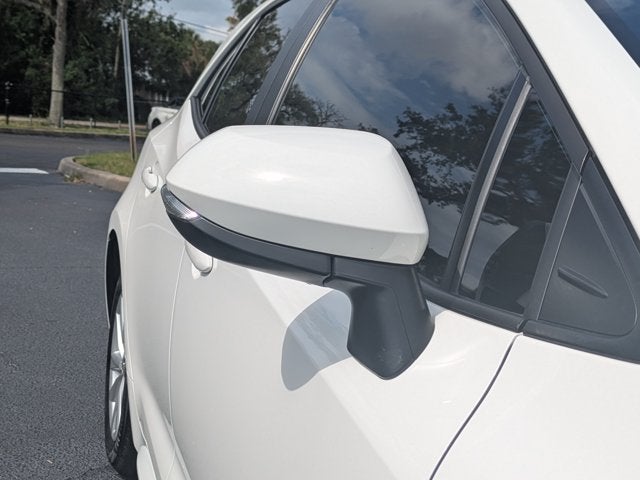 2025 Toyota Corolla Hatchback SE