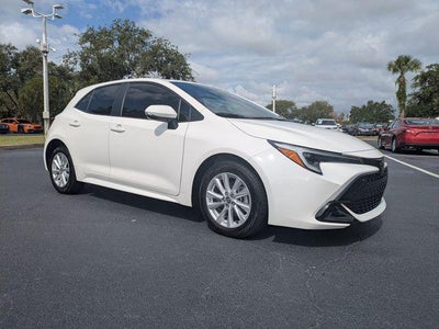 2025 Toyota Corolla Hatchback SE