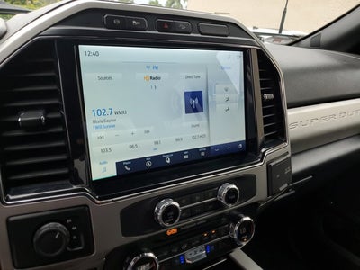 2022 Ford Super Duty F-350 DRW Lariat