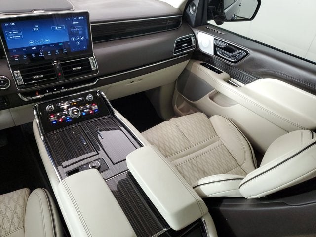 2024 Lincoln Navigator Black Label