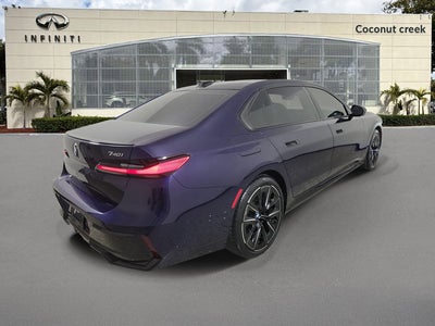 2023 BMW 7 Series 740i