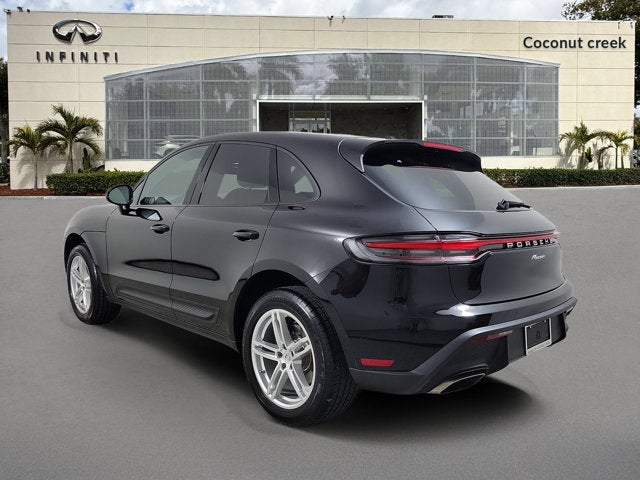 2025 Porsche Macan Base