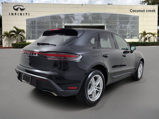 2025 Porsche Macan Base