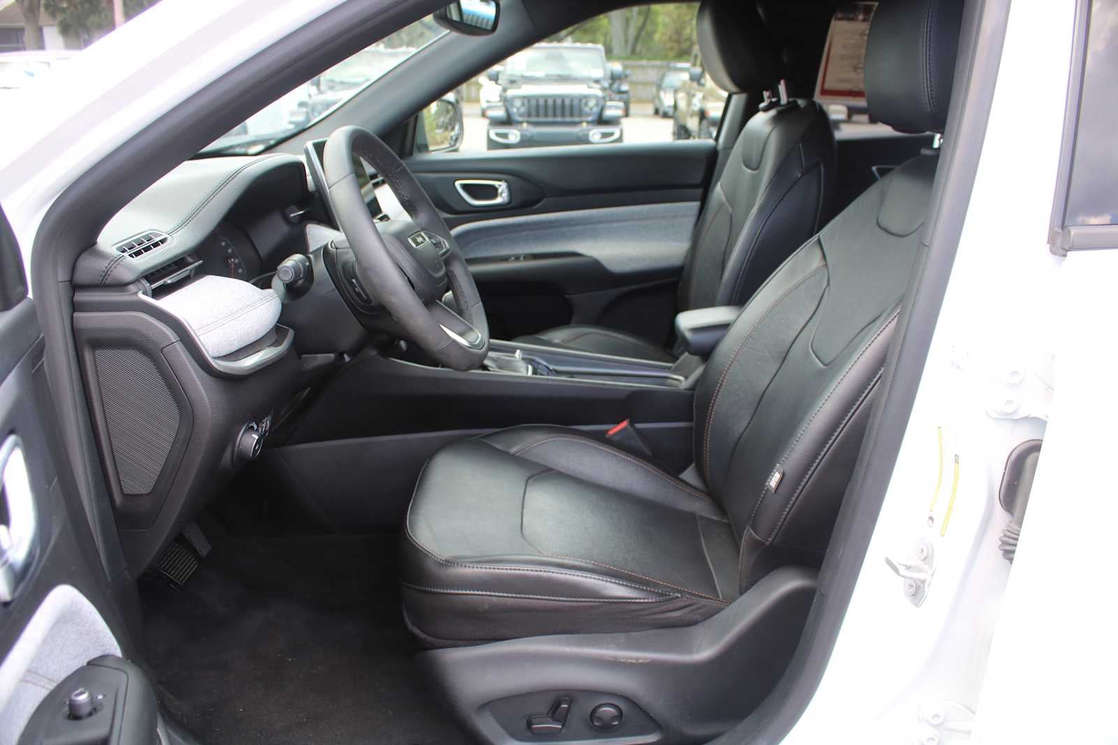 2023 Jeep Compass Latitude Lux