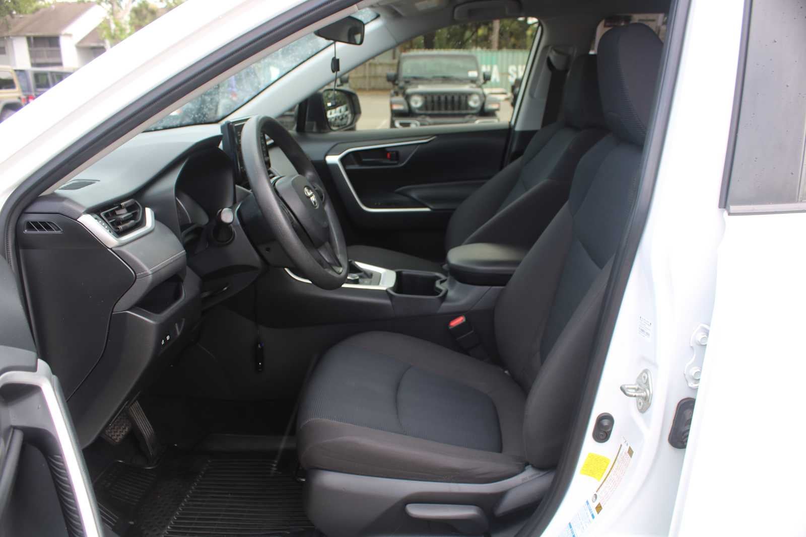 2022 Toyota RAV4 Hybrid LE