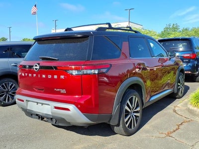 2023 Nissan Pathfinder Platinum