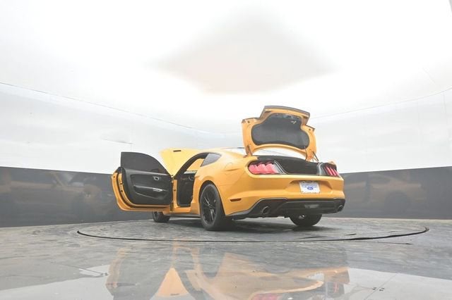 2022 Ford Mustang EcoBoost