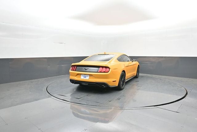 2022 Ford Mustang EcoBoost