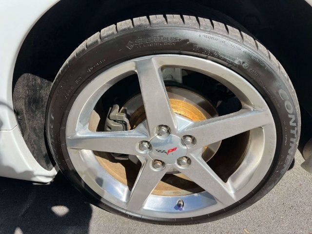2004 Chevrolet Corvette Base