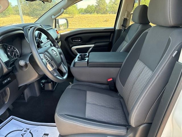 2024 Nissan Titan SV
