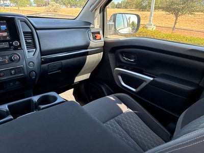2024 Nissan Titan SV