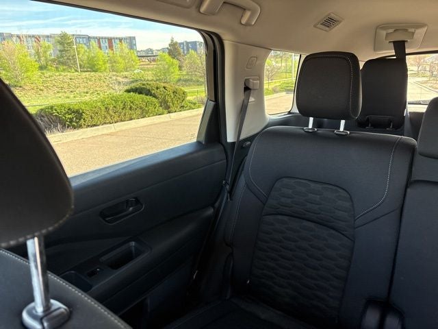 2025 Nissan Pathfinder S