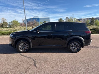 2025 Nissan Pathfinder S