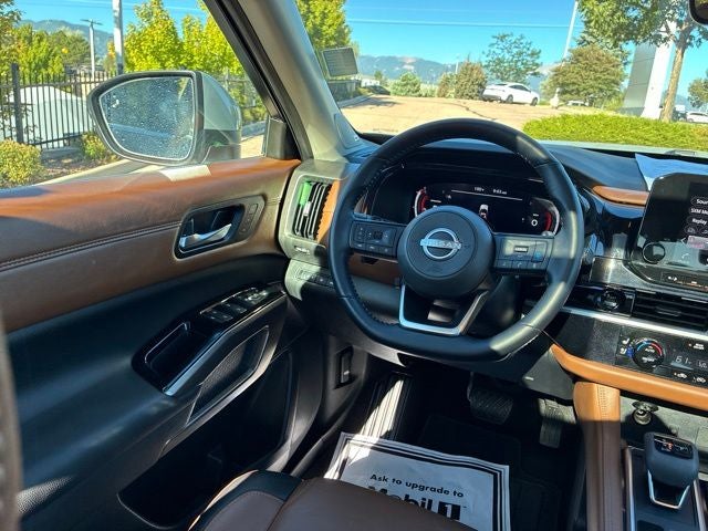 2025 Nissan Pathfinder Platinum