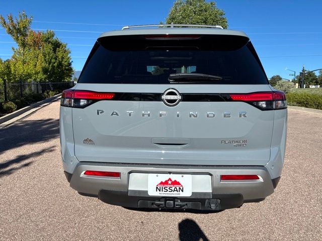 2025 Nissan Pathfinder Platinum