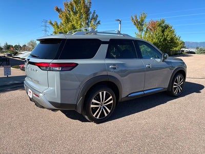 2025 Nissan Pathfinder Platinum