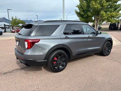 2022 Ford Explorer ST