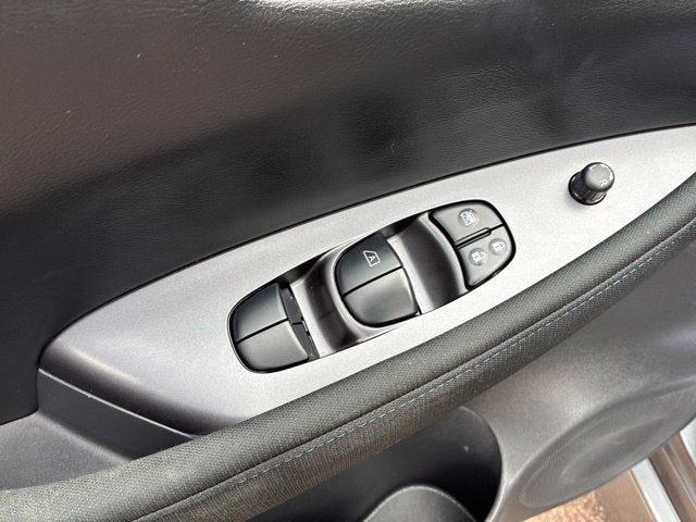 2025 Nissan Leaf S