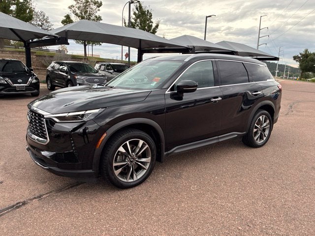 2023 INFINITI QX60 LUXE