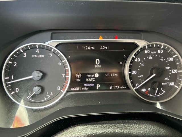 2024 Nissan Pathfinder SV