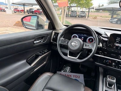 2025 Nissan Pathfinder Platinum