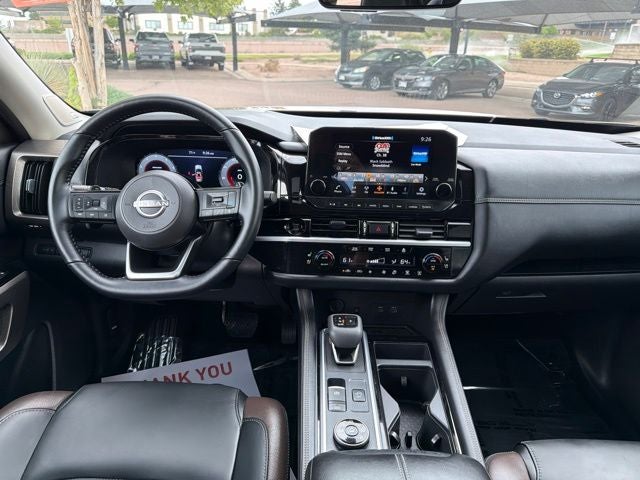 2025 Nissan Pathfinder Platinum