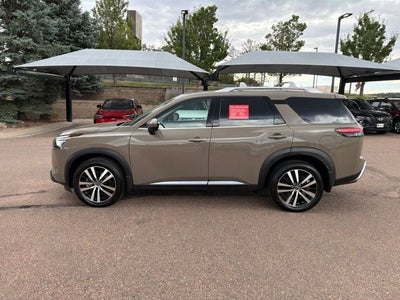 2025 Nissan Pathfinder Platinum