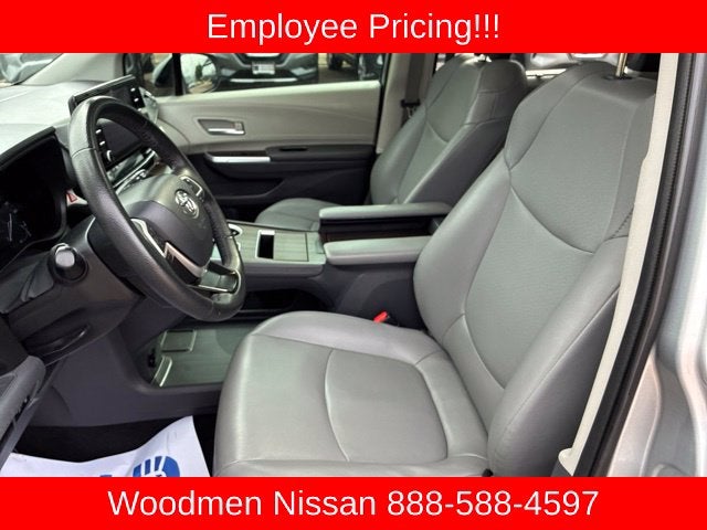 2021 Toyota Sienna XLE 8 Passenger
