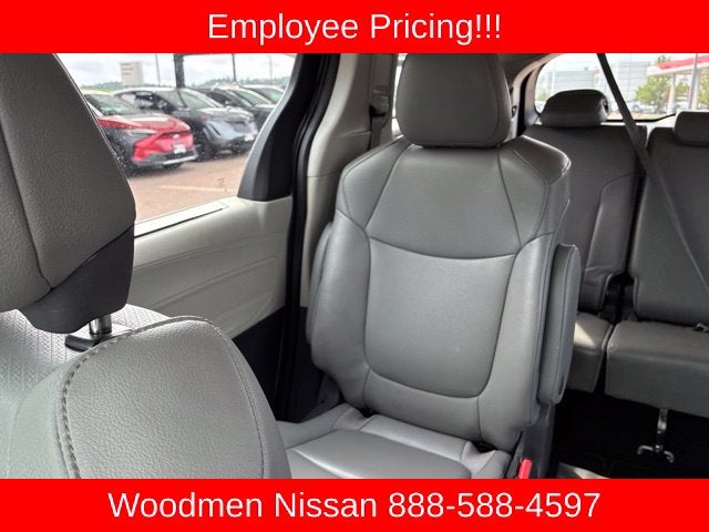 2021 Toyota Sienna XLE 8 Passenger