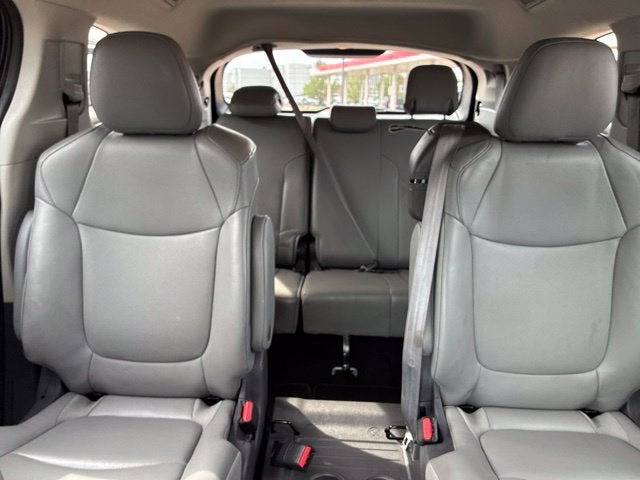 2021 Toyota Sienna XLE 8 Passenger