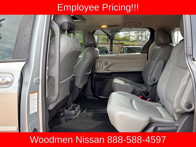 2021 Toyota Sienna XLE 8 Passenger