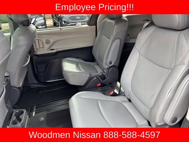 2021 Toyota Sienna XLE 8 Passenger