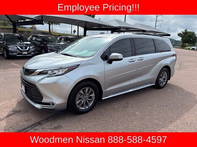 2021 Toyota Sienna XLE 8 Passenger