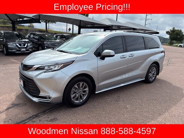 2021 Toyota Sienna XLE 8 Passenger
