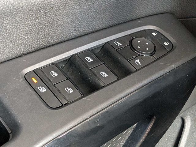 2023 Nissan Pathfinder S