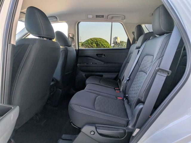 2026 Nissan Pathfinder S