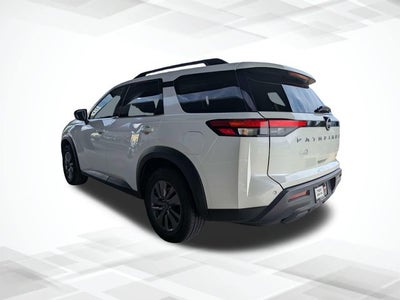 2024 Nissan Pathfinder SV