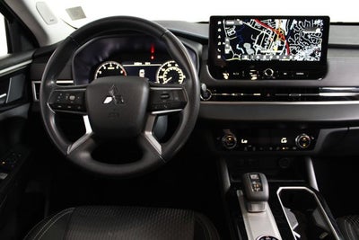 2025 Mitsubishi Outlander ES