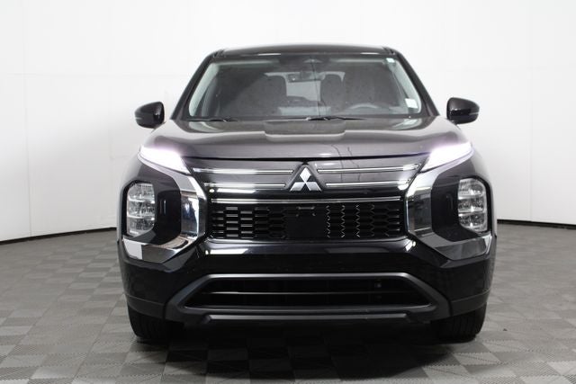 2025 Mitsubishi Outlander ES