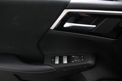 2025 Mitsubishi Outlander ES