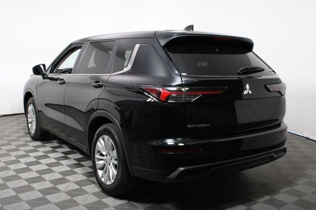 2025 Mitsubishi Outlander ES