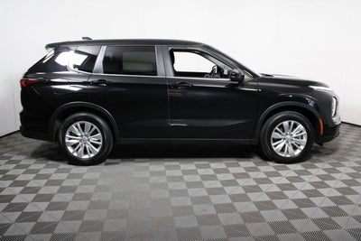 2025 Mitsubishi Outlander ES