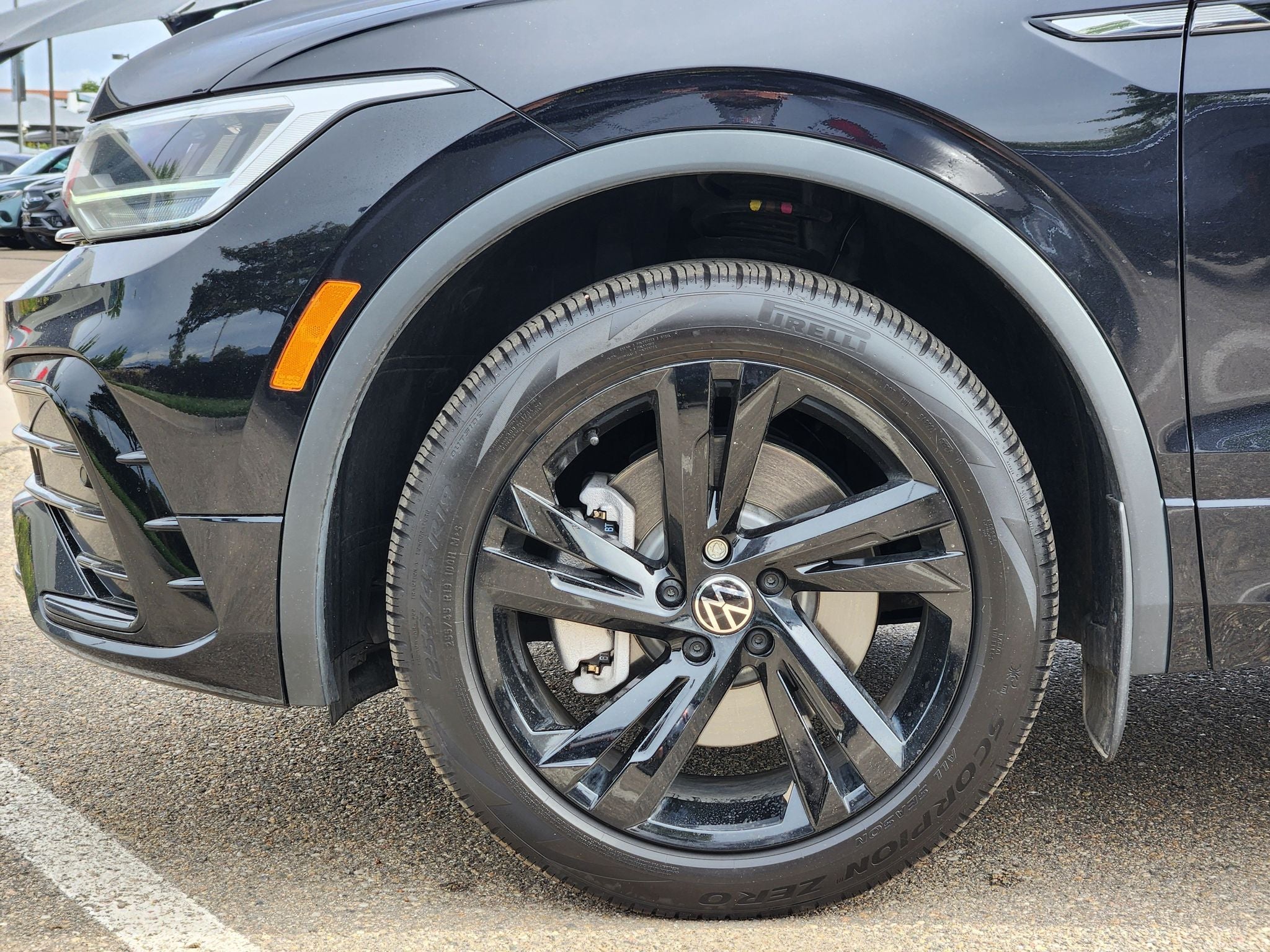 2024 Volkswagen Tiguan SE R-Line Black