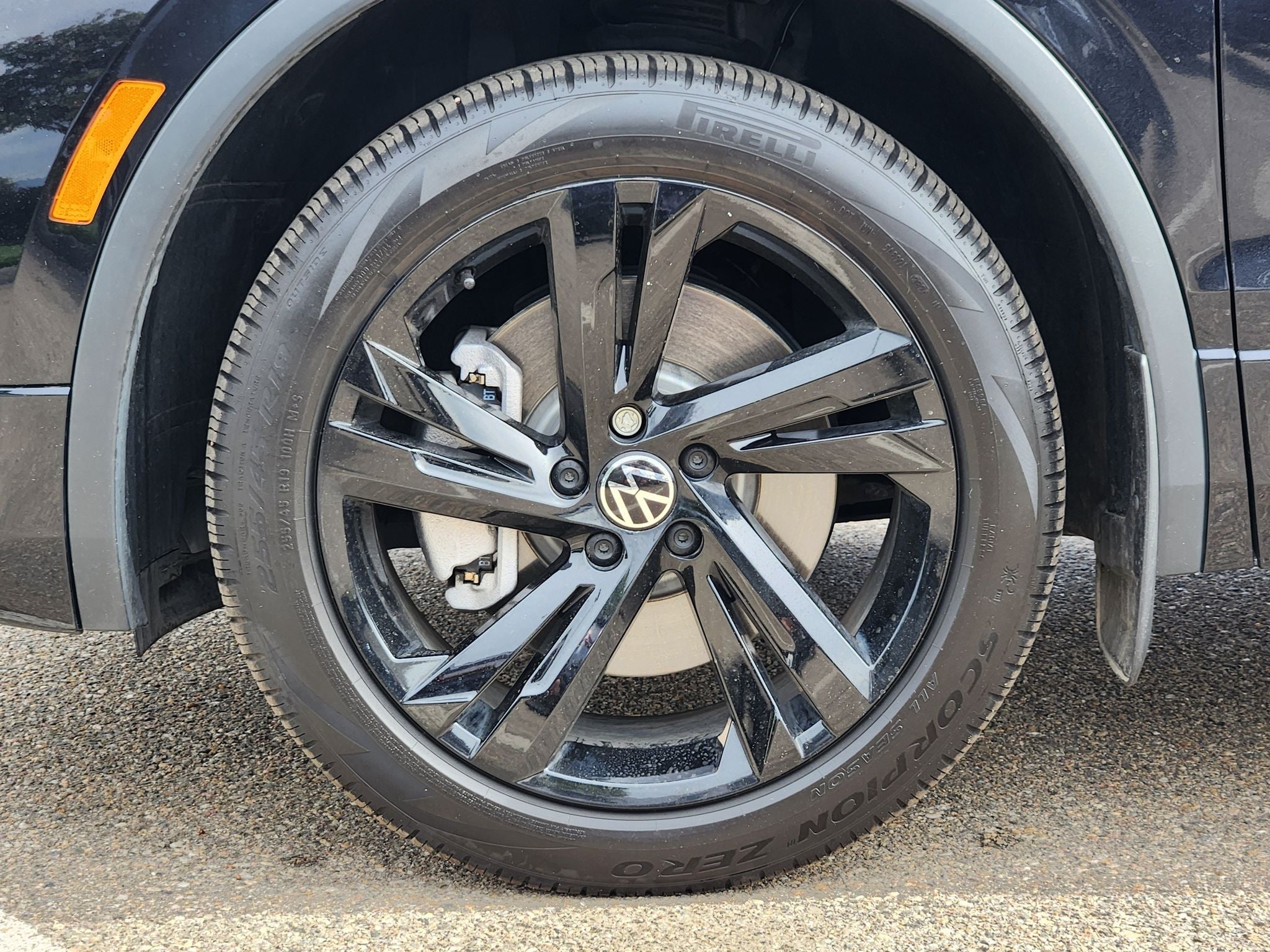 2024 Volkswagen Tiguan SE R-Line Black