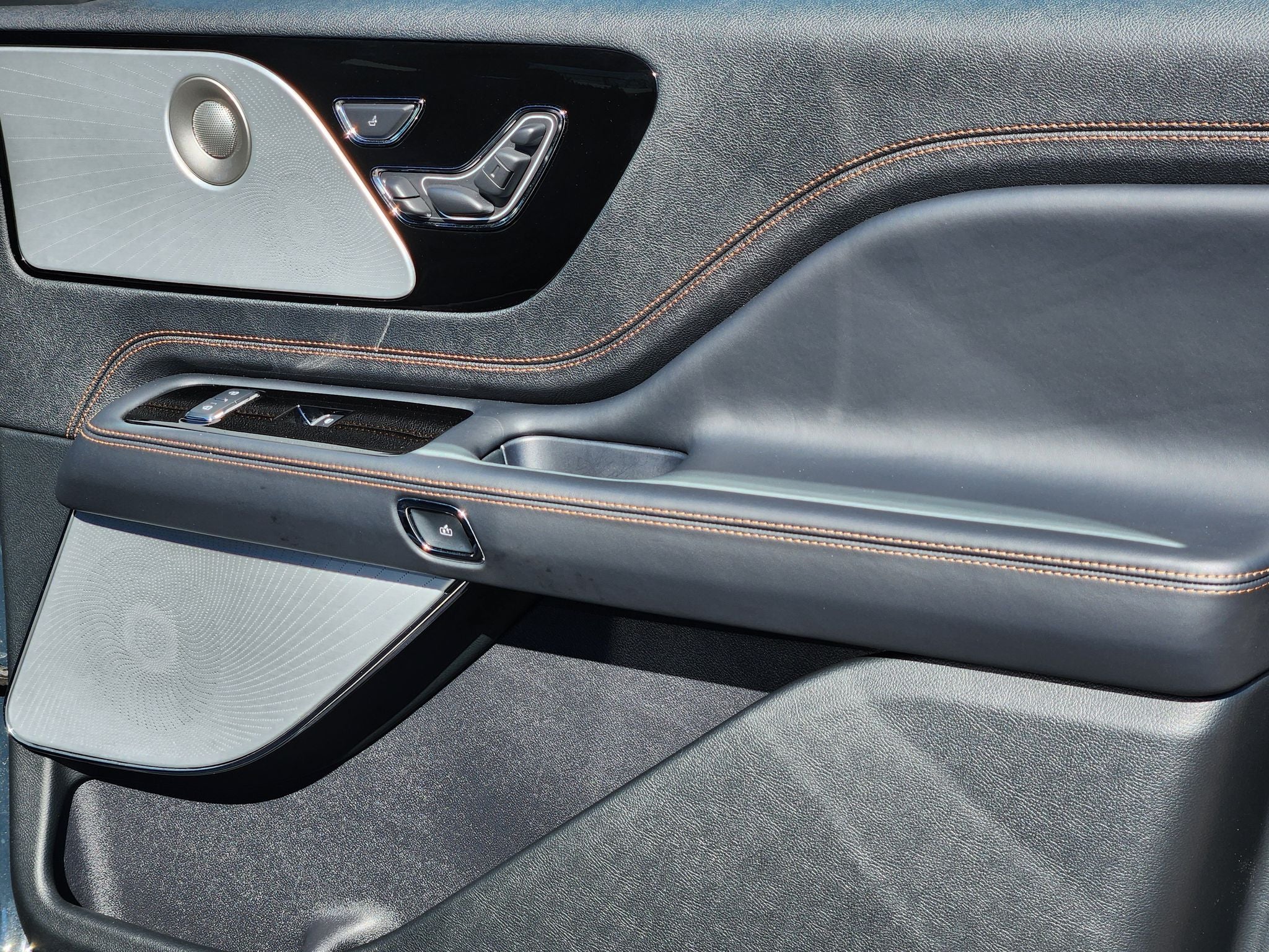 2025 Lincoln Aviator Black Label