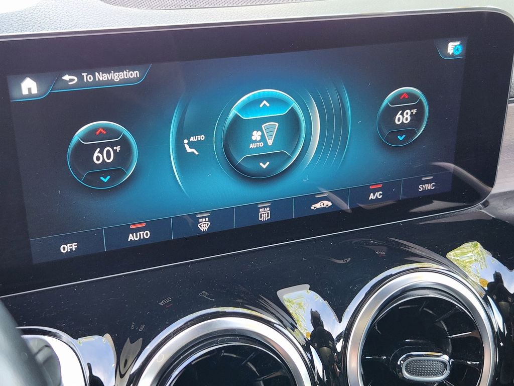 2023 Mercedes-Benz GLB 250 4MATIC®
