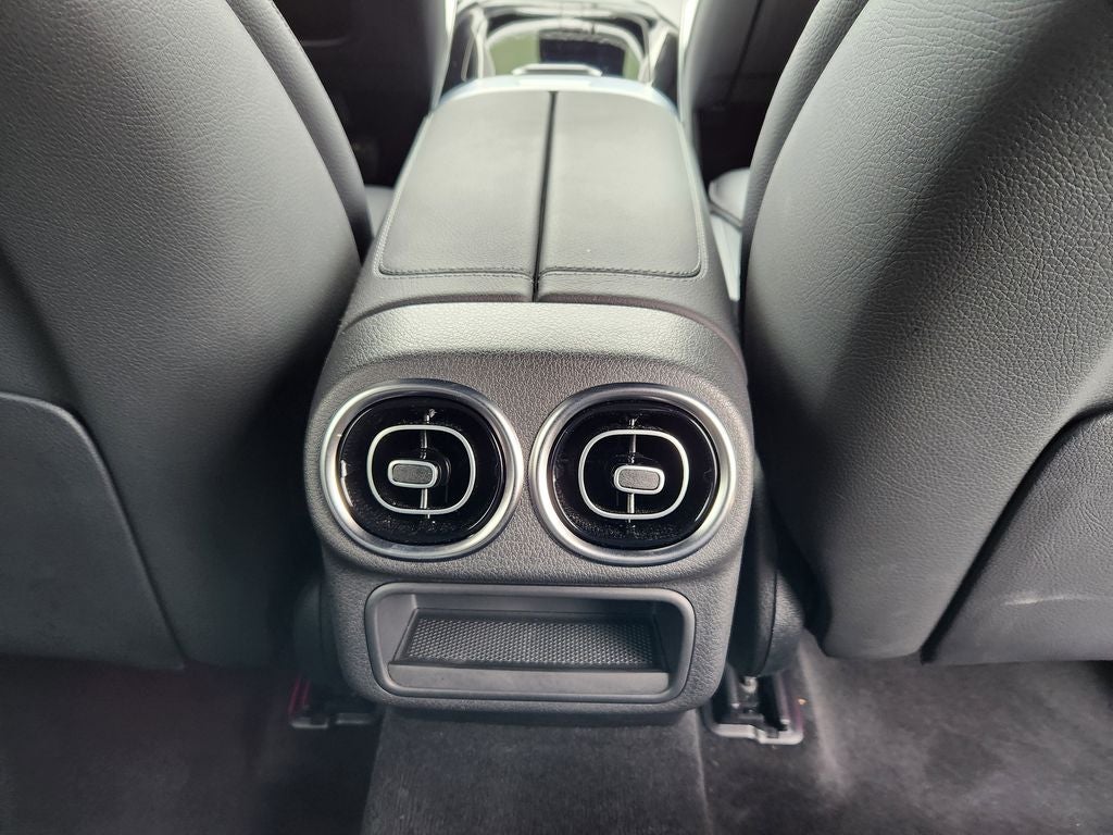 2026 Mercedes-Benz GLC 300