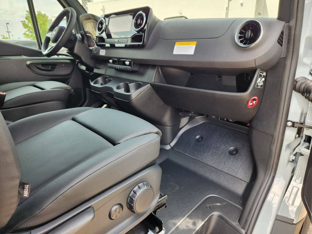 2025 Mercedes-Benz Sprinter 2500 CARGO 170 WB